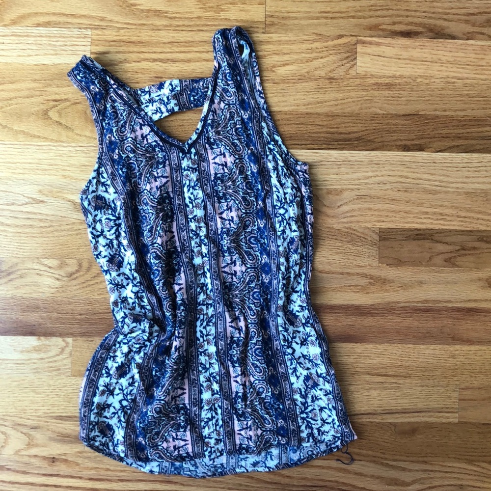 Patterned Tank Top - Picture 2 of 3